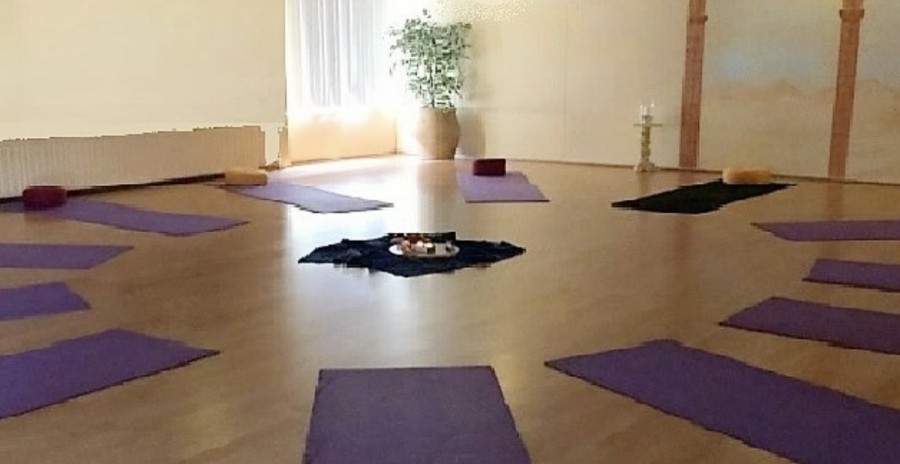 yoga angeline empel