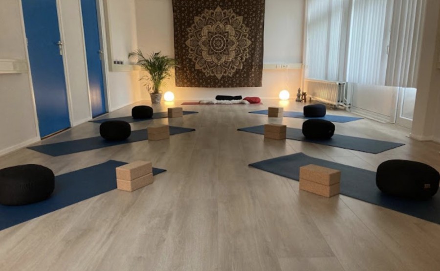 yoga unites