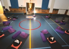 yoga studio en energiewerk utrecht monique de boer zaal Wereld van Yoga