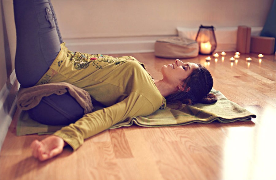 yin restorative yoga wat is het verschil Yin Yoga en Restorative Yoga, wat is het verschil? - Wereld van Yoga